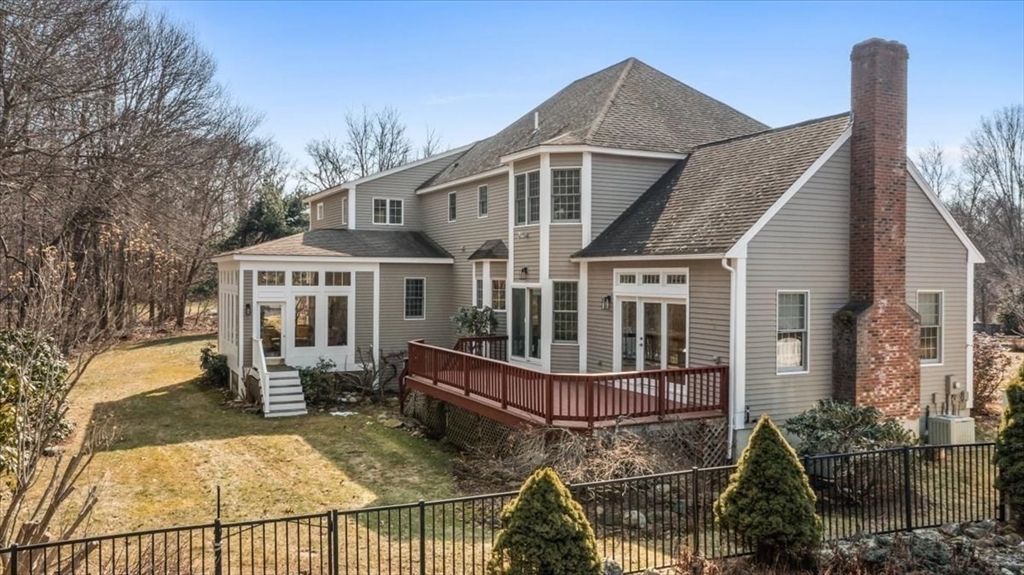 10 Eastbrook Farm Ln