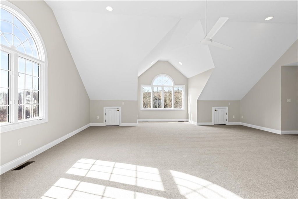 10 Eastbrook Farm Ln