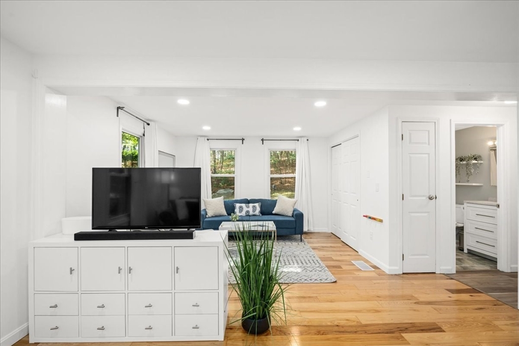 53 Breakneck Hill Road