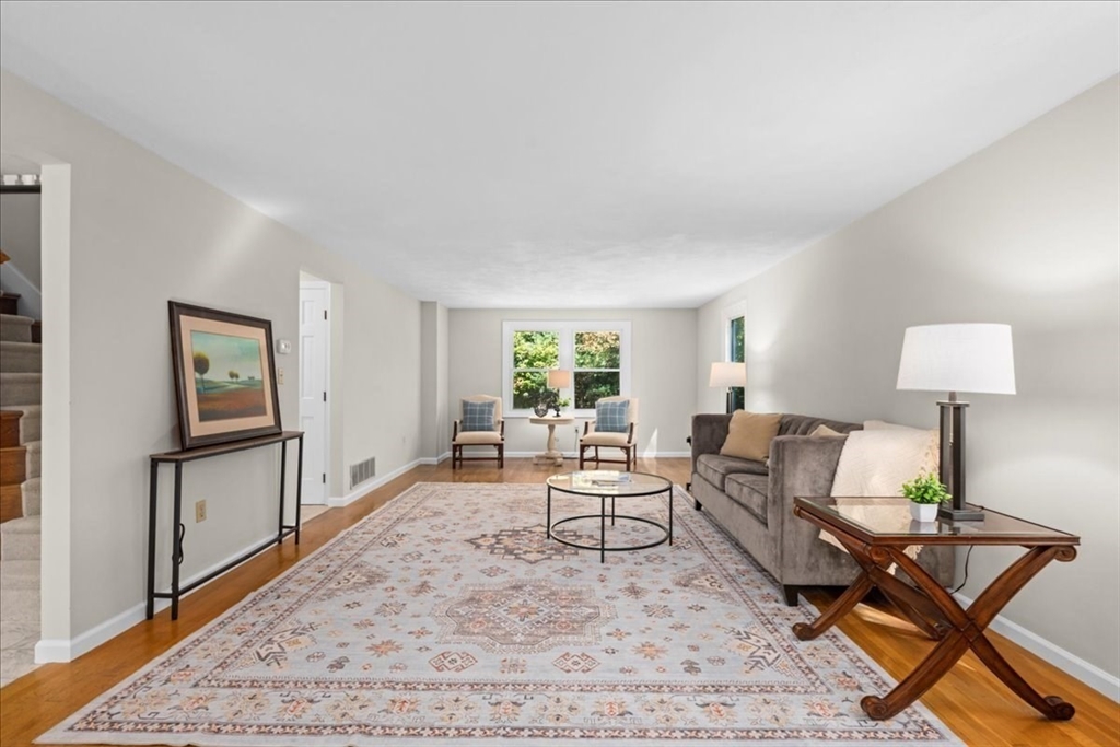 27 Sylvan Lane, Boylston