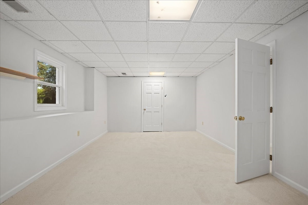 27 Sylvan Lane, Boylston