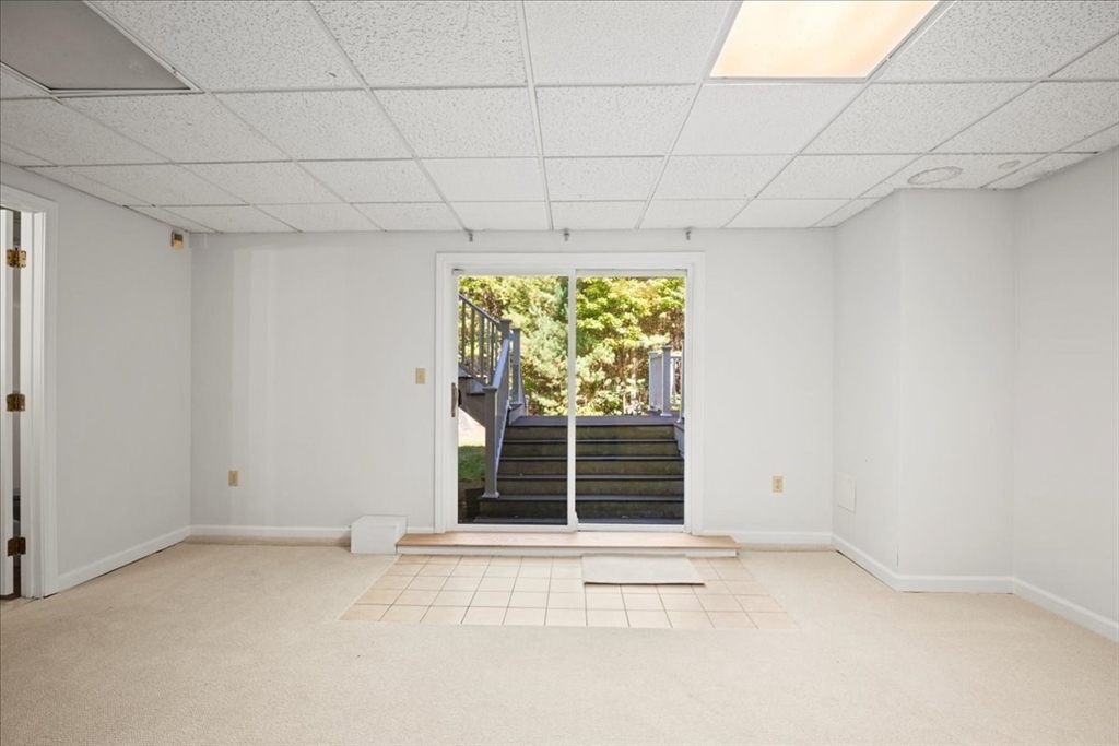 27 Sylvan Lane, Boylston