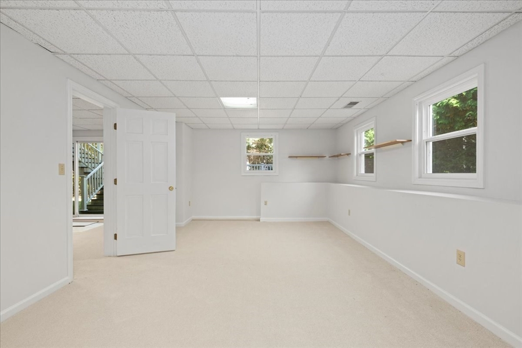 27 Sylvan Lane, Boylston