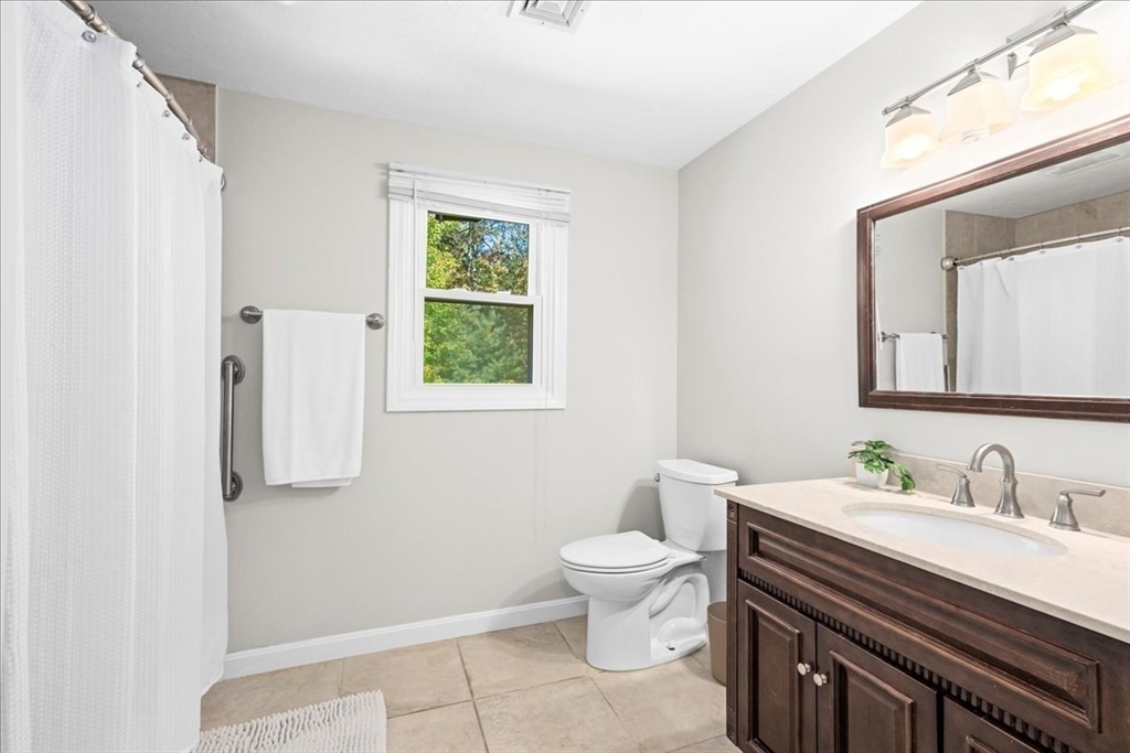 27 Sylvan Lane, Boylston