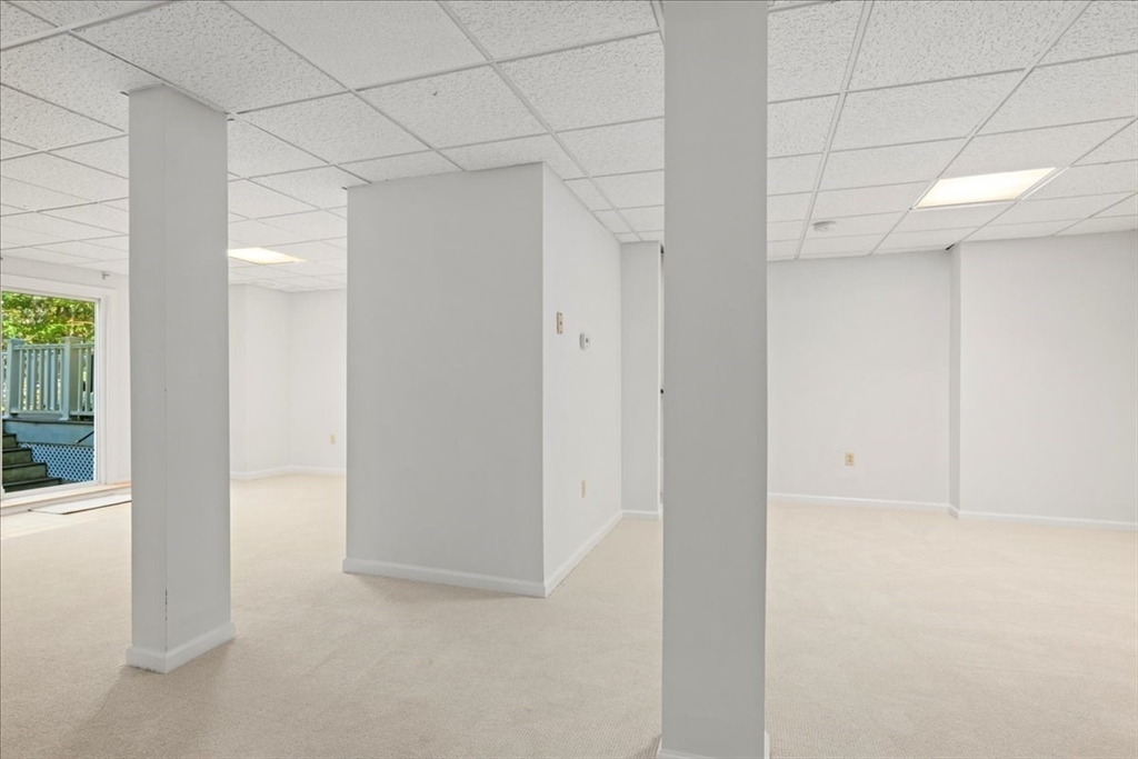 27 Sylvan Lane, Boylston