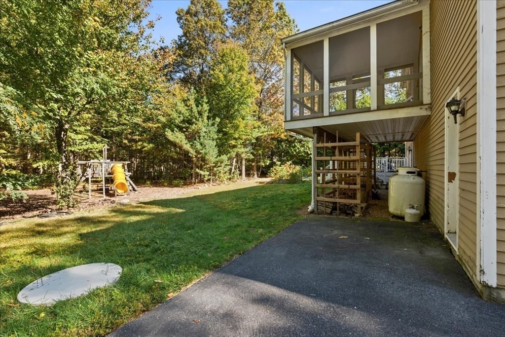 27 Sylvan Lane, Boylston