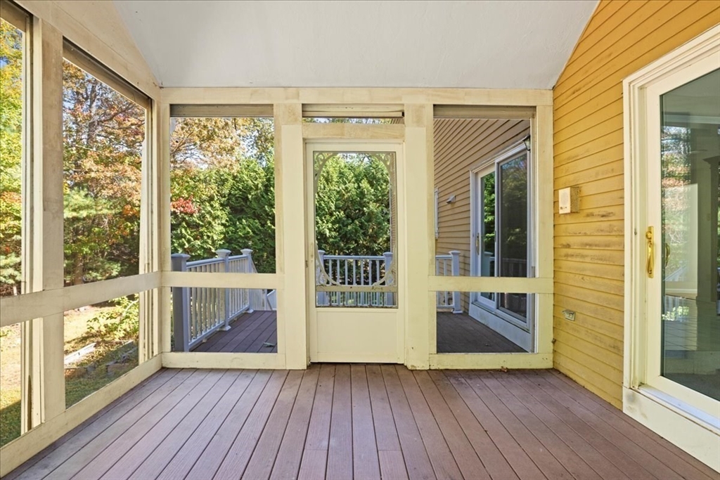 27 Sylvan Lane, Boylston