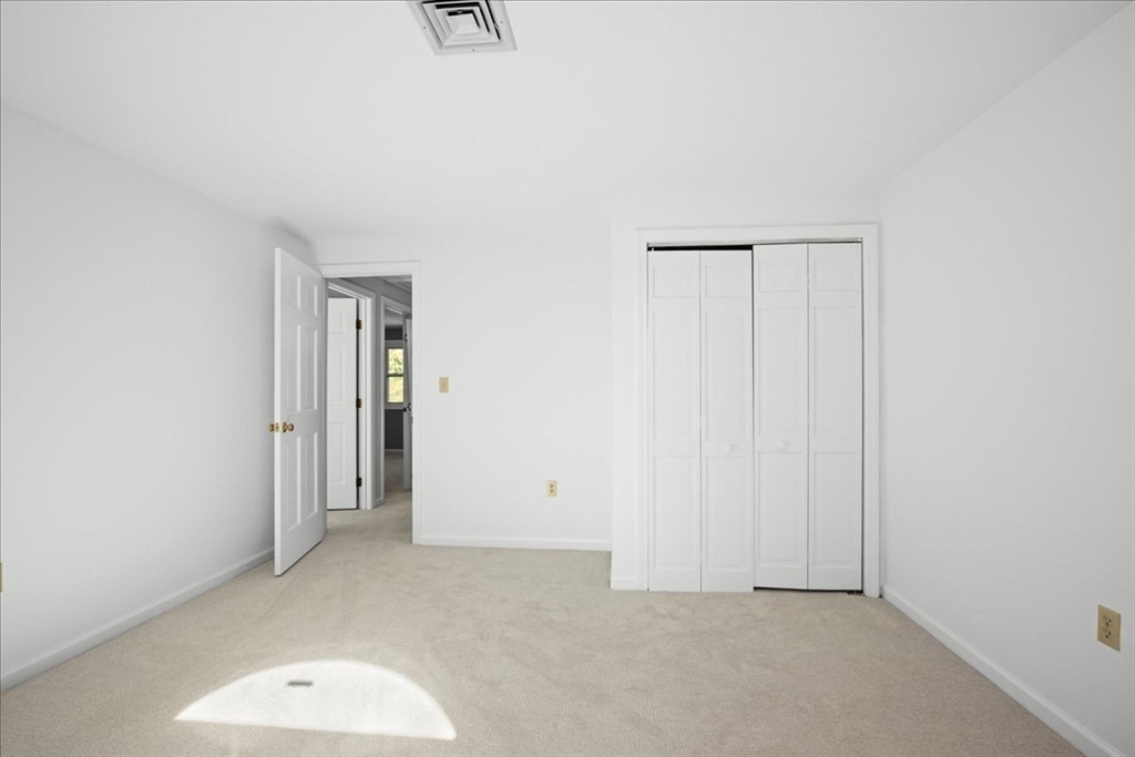 27 Sylvan Lane, Boylston