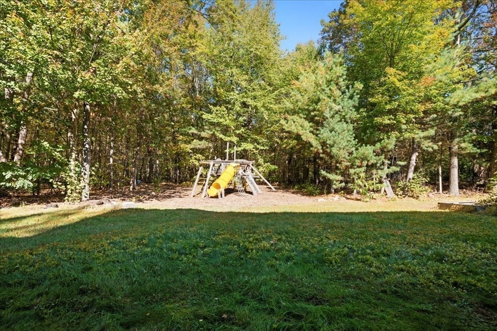 27 Sylvan Lane, Boylston