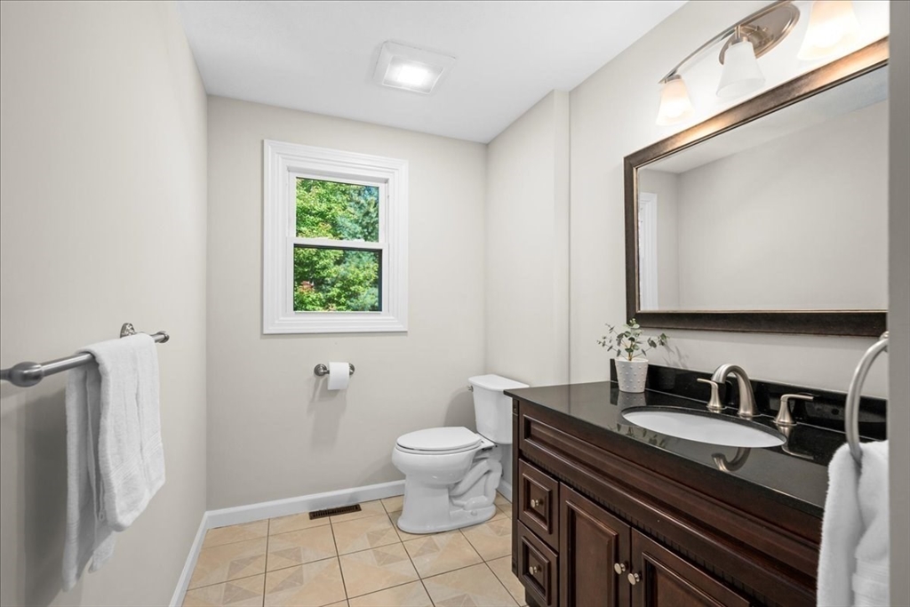 27 Sylvan Lane, Boylston