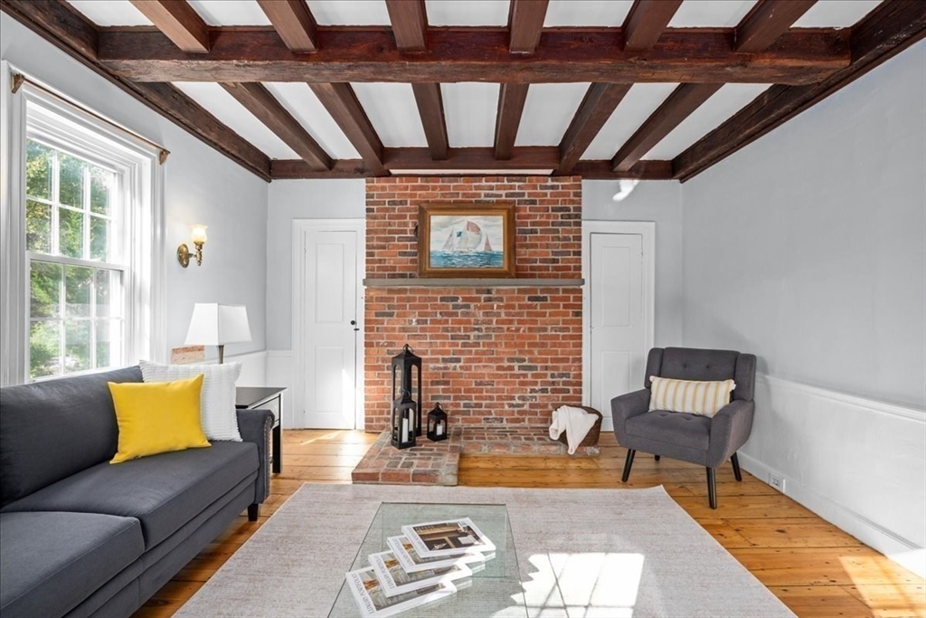 19 Gilmore Road, Southborough