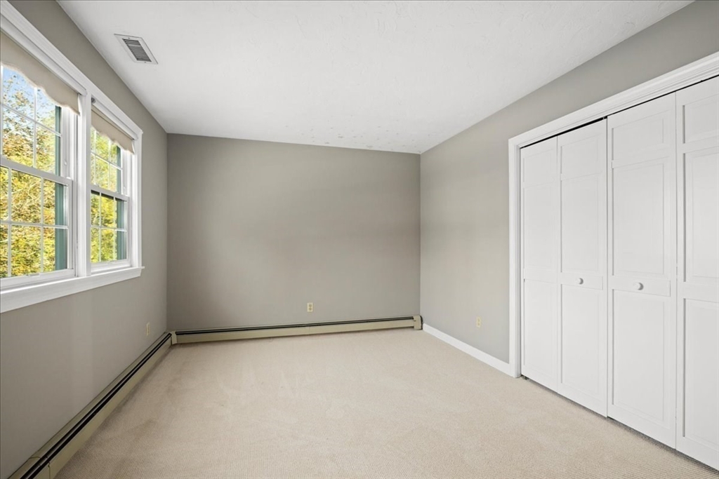 9 John Matthews Rd, Southborough