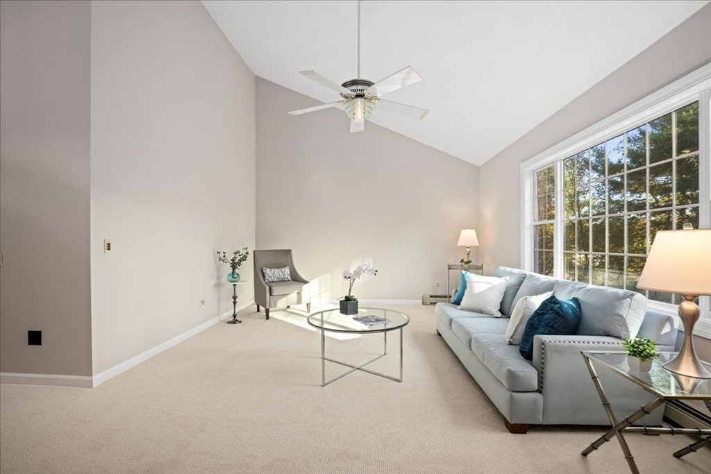 9 John Matthews Rd, Southborough