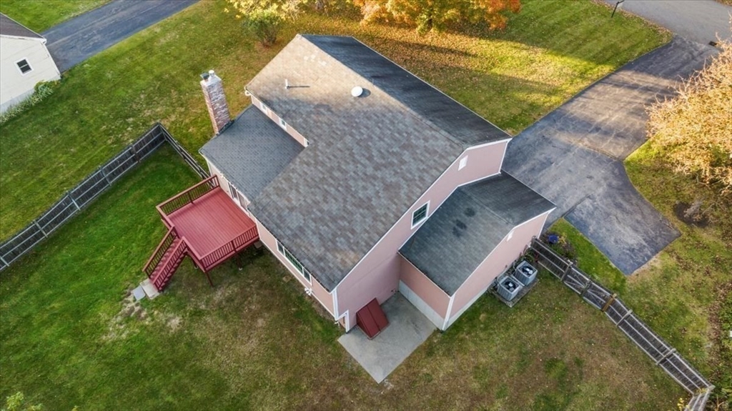 9 John Matthews Rd, Southborough