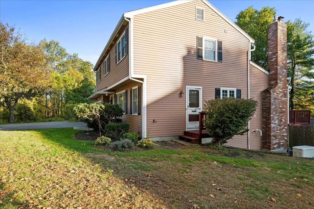9 John Matthews Rd, Southborough