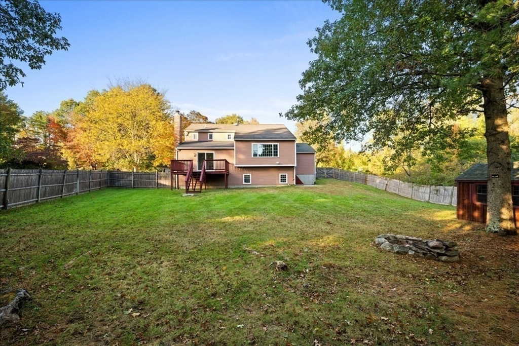 9 John Matthews Rd, Southborough