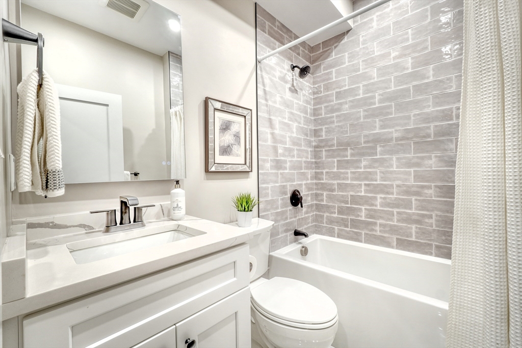 114-116 West Wyoming Ave # 1