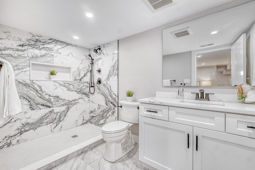 114-116 West Wyoming Ave # 1