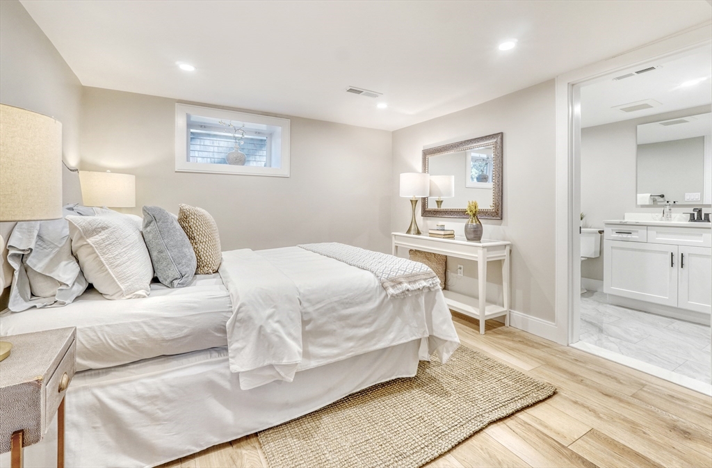 114-116 West Wyoming Ave # 1