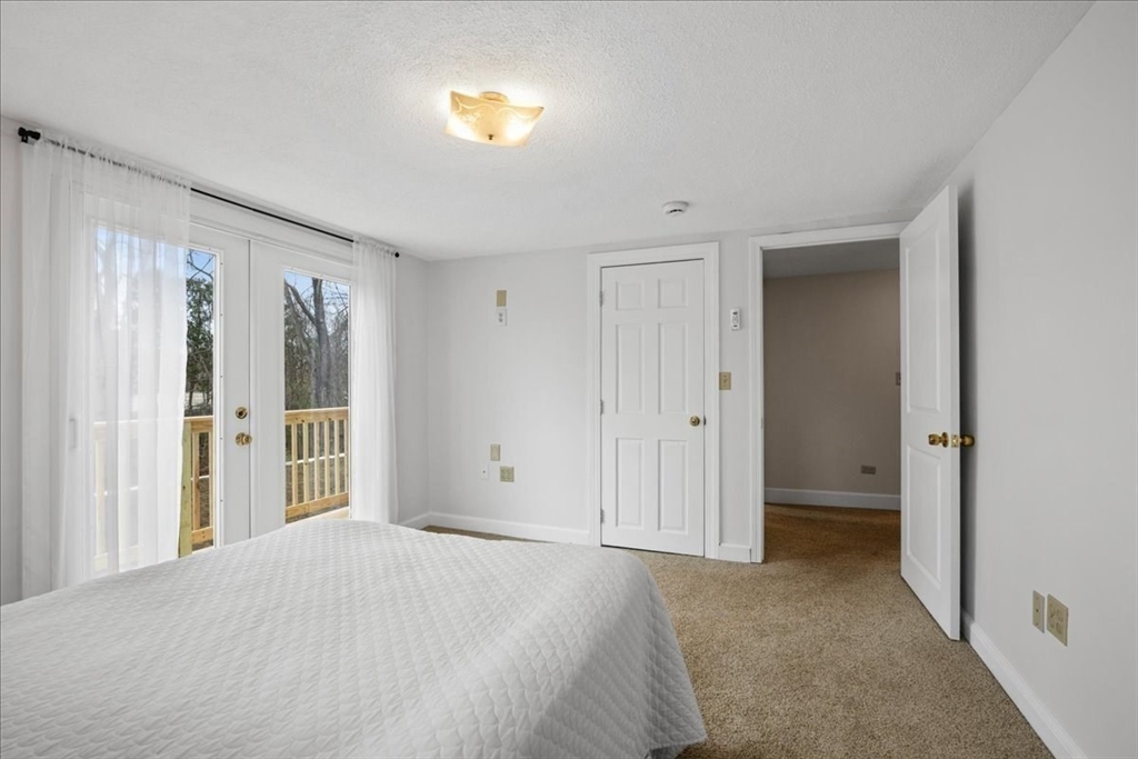 6 Brook Lane
