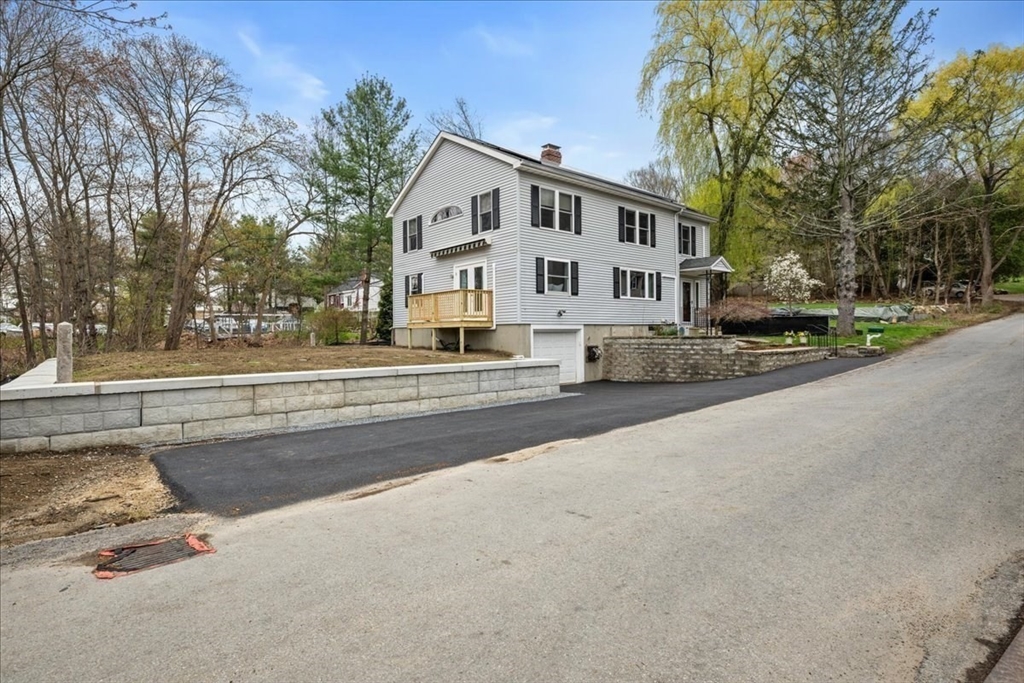 6 Brook Lane