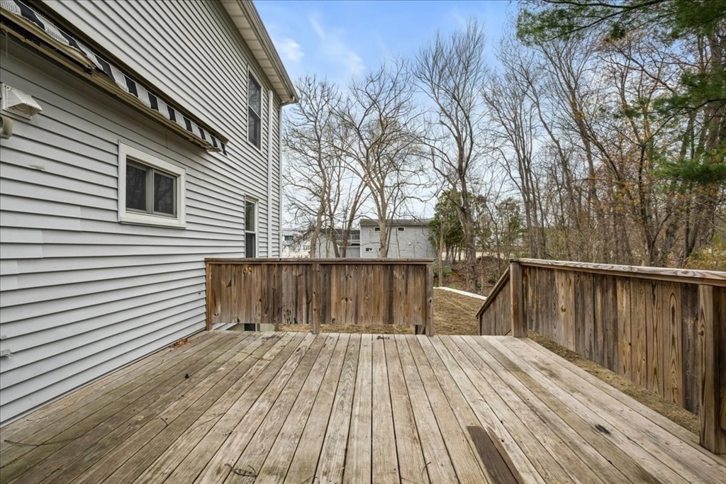 6 Brook Lane