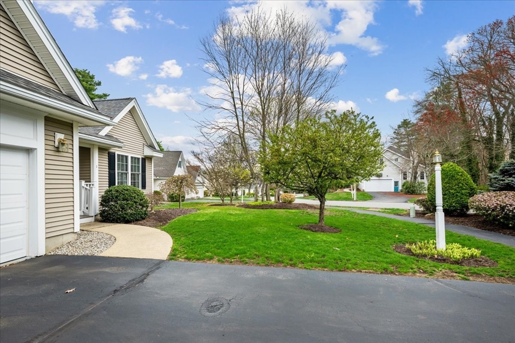 1 Aspenwood Cir # 1