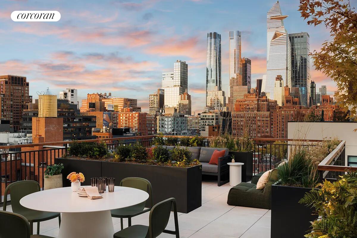 428 W 19TH Street 4D