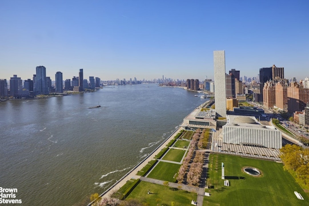870 UNITED NATIONS Plaza 31/32F