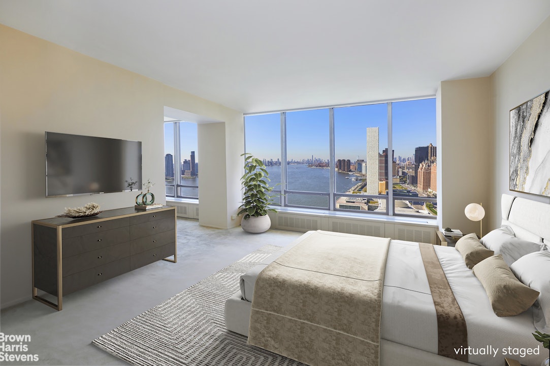 870 UNITED NATIONS Plaza 31/32F