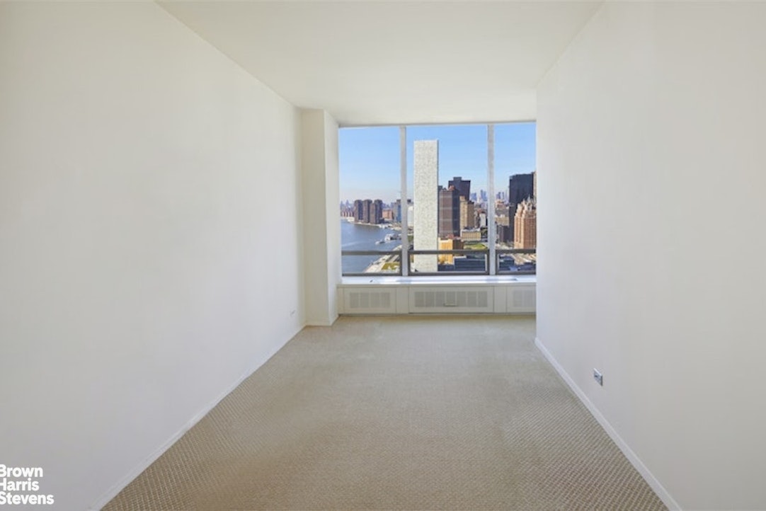 870 UNITED NATIONS Plaza 31/32F