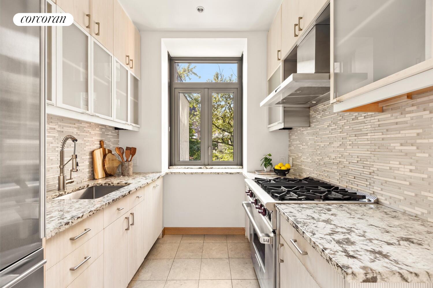 132 E 30TH Street FLOOR4