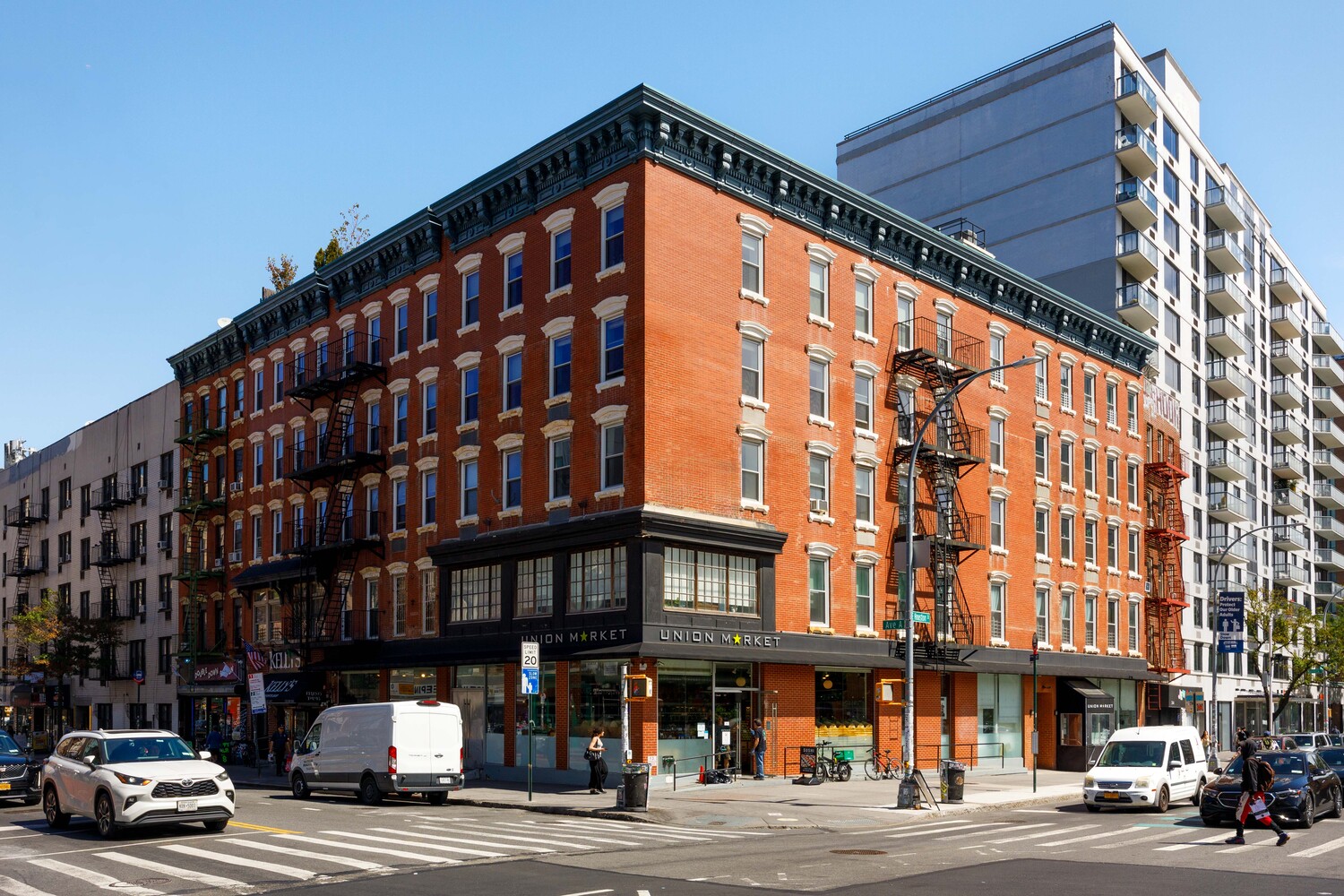 240 E HOUSTON Street PHD