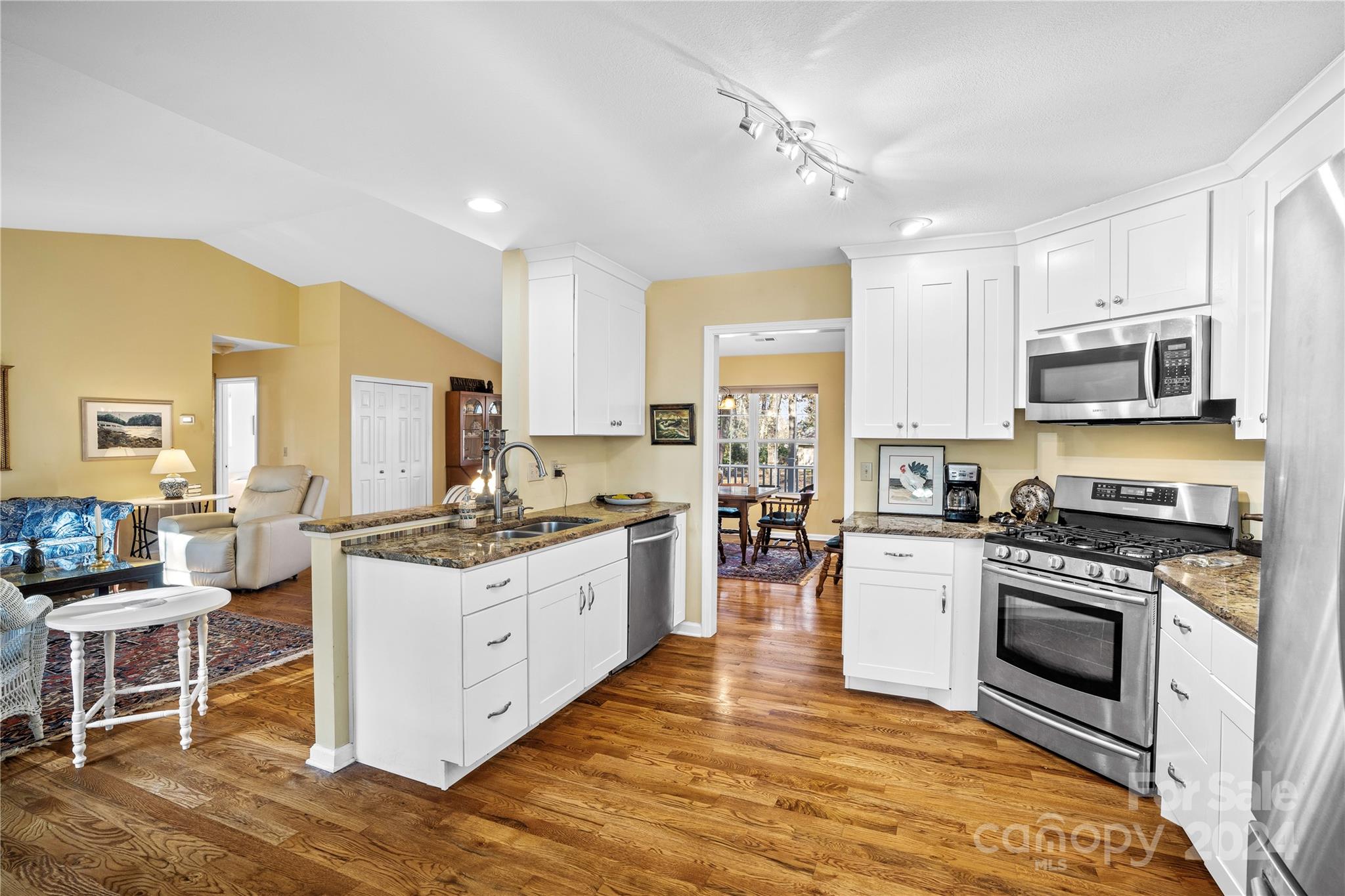 21 Partridge Berry Loop