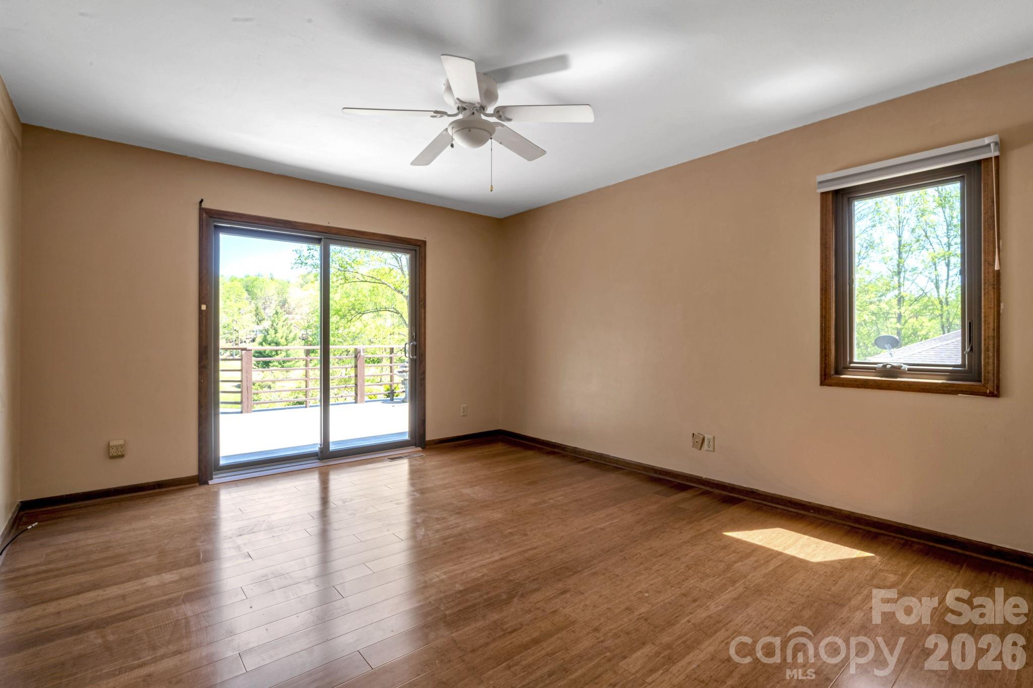 3104 Cove Loop Road