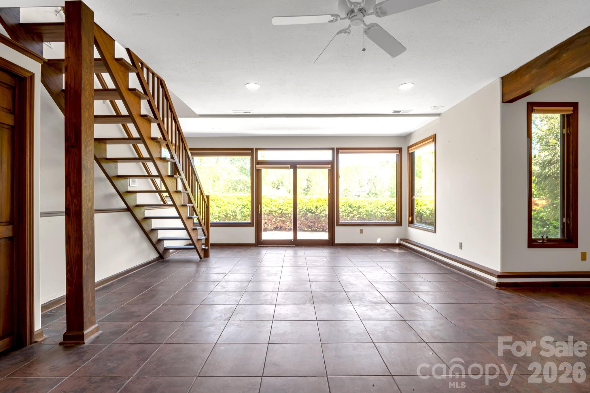 3104 Cove Loop Road
