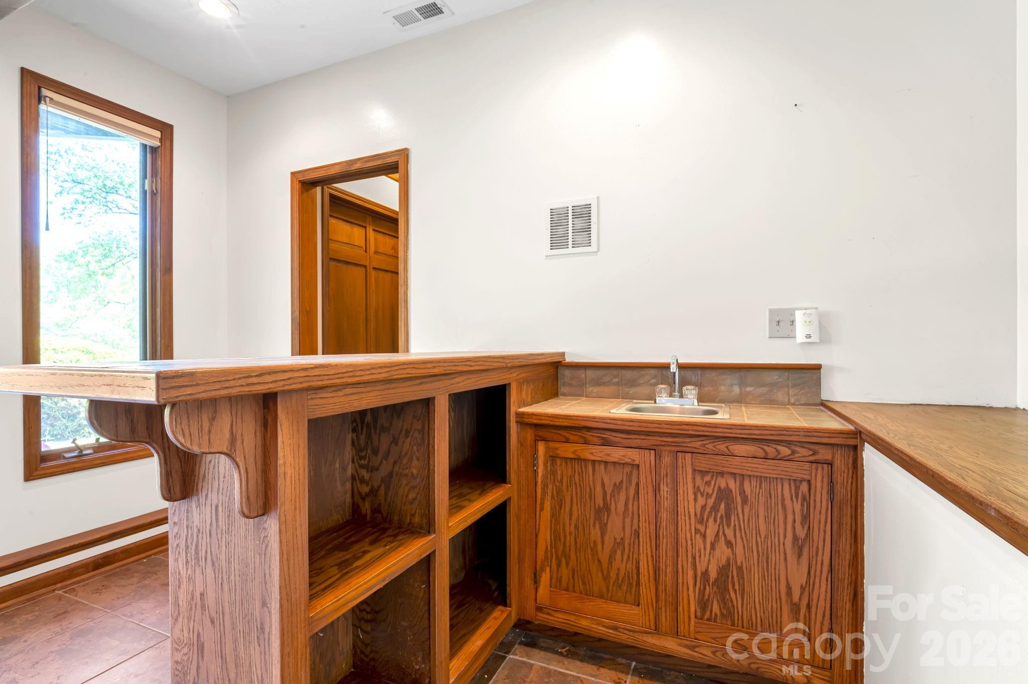 3104 Cove Loop Road