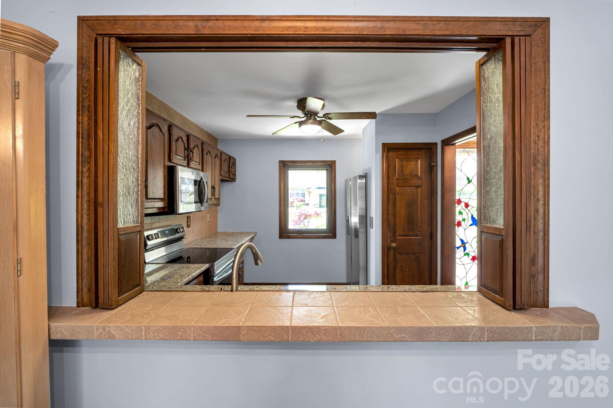 3104 Cove Loop Road
