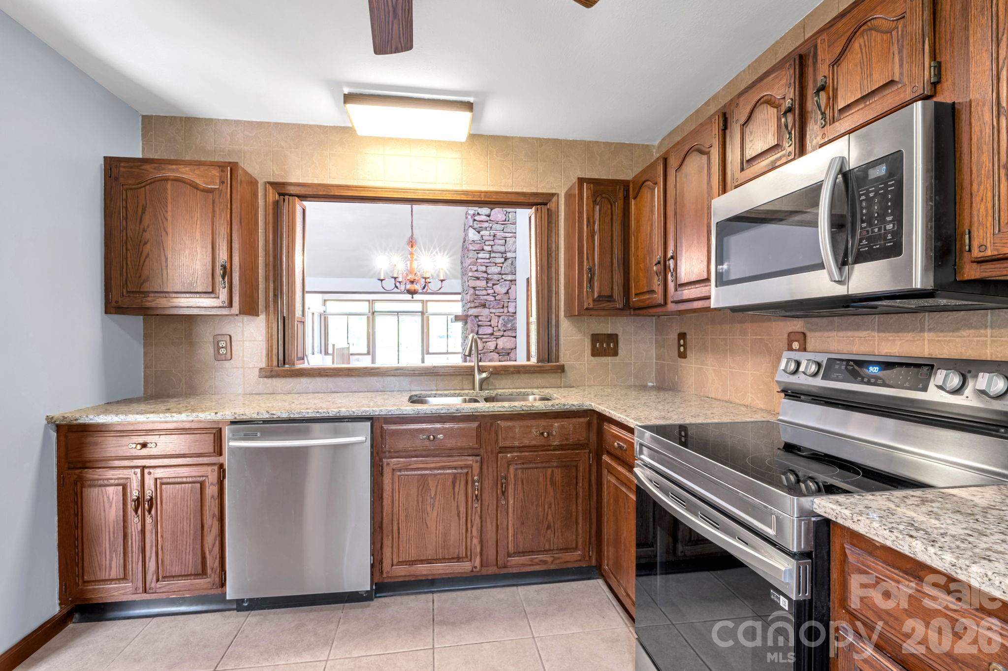 3104 Cove Loop Road