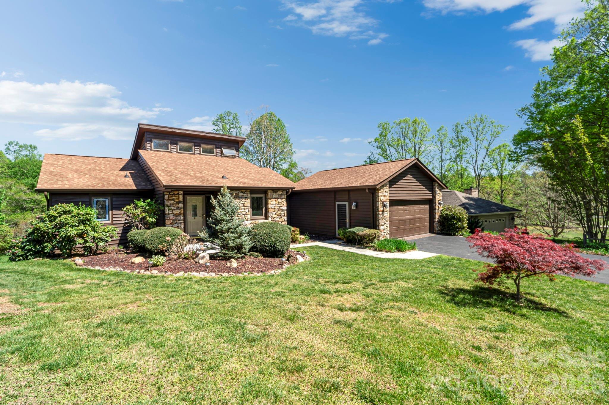 3104 Cove Loop Road