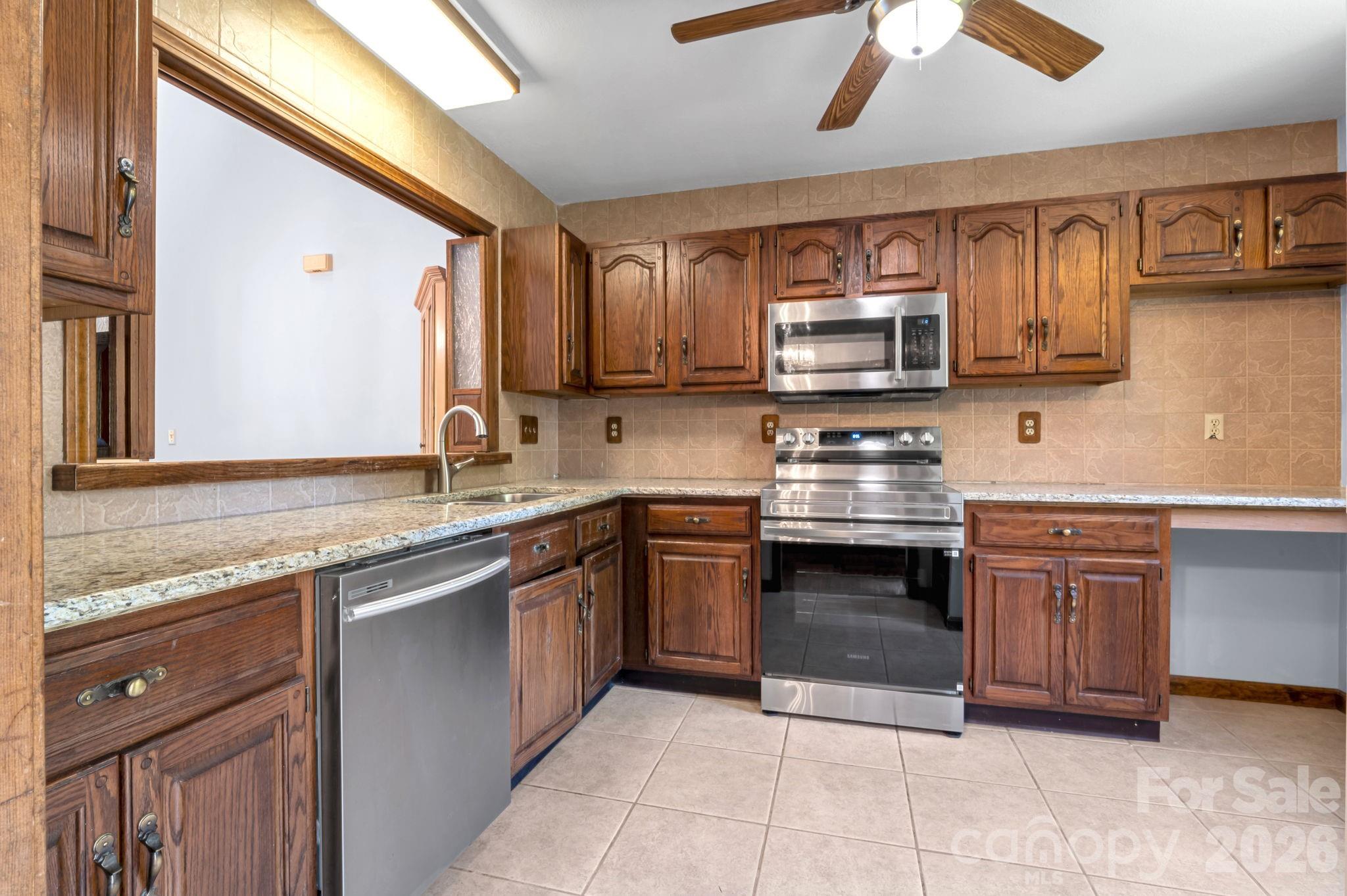 3104 Cove Loop Road