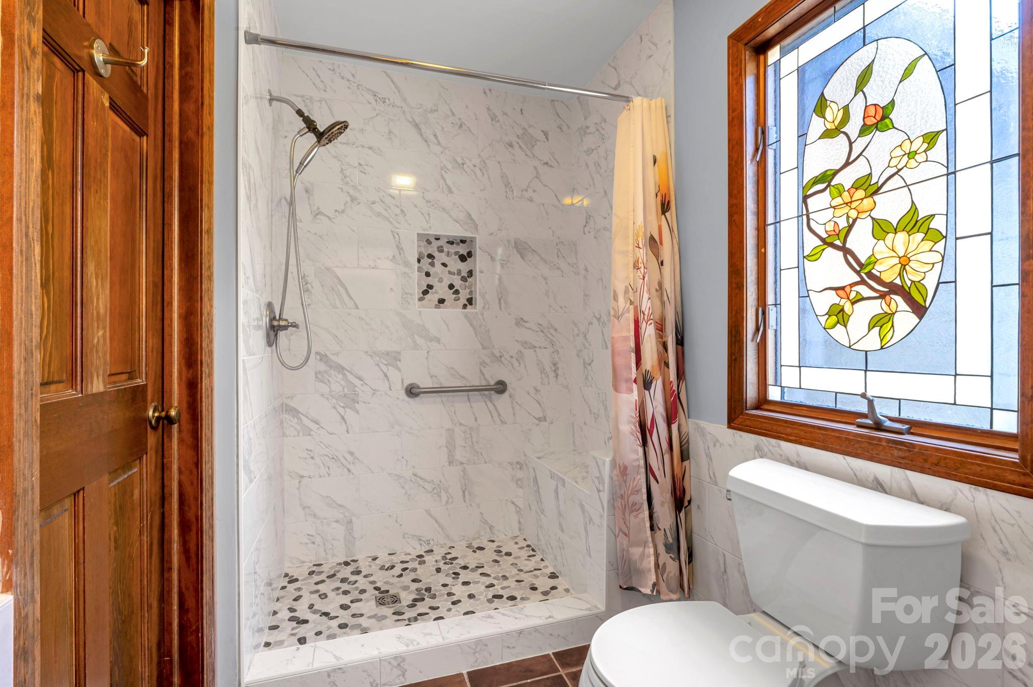3104 Cove Loop Road