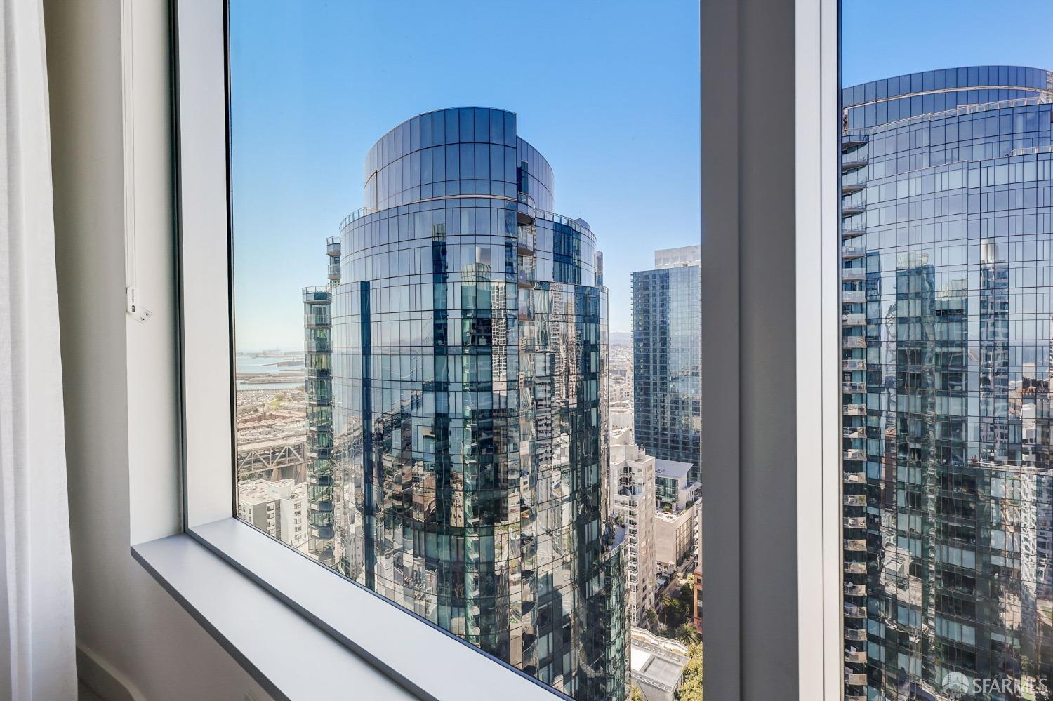 301 Main Street # 35F
