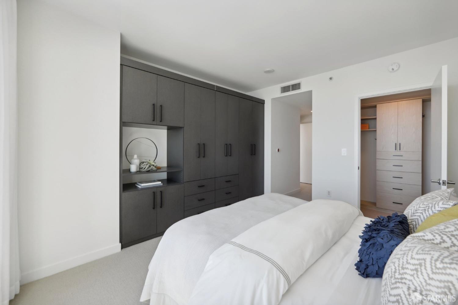 301 Main Street # 35F
