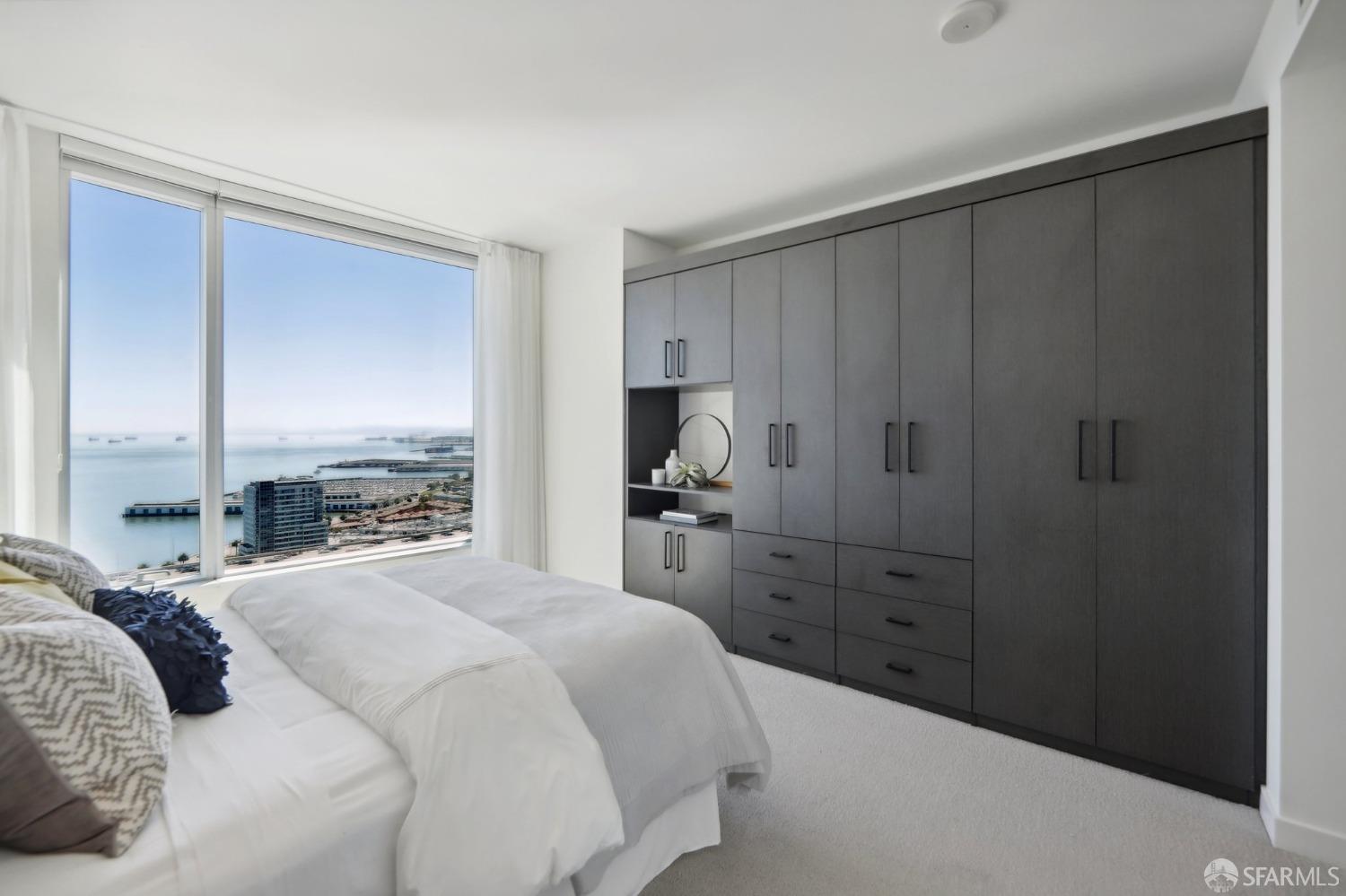 301 Main Street # 35F