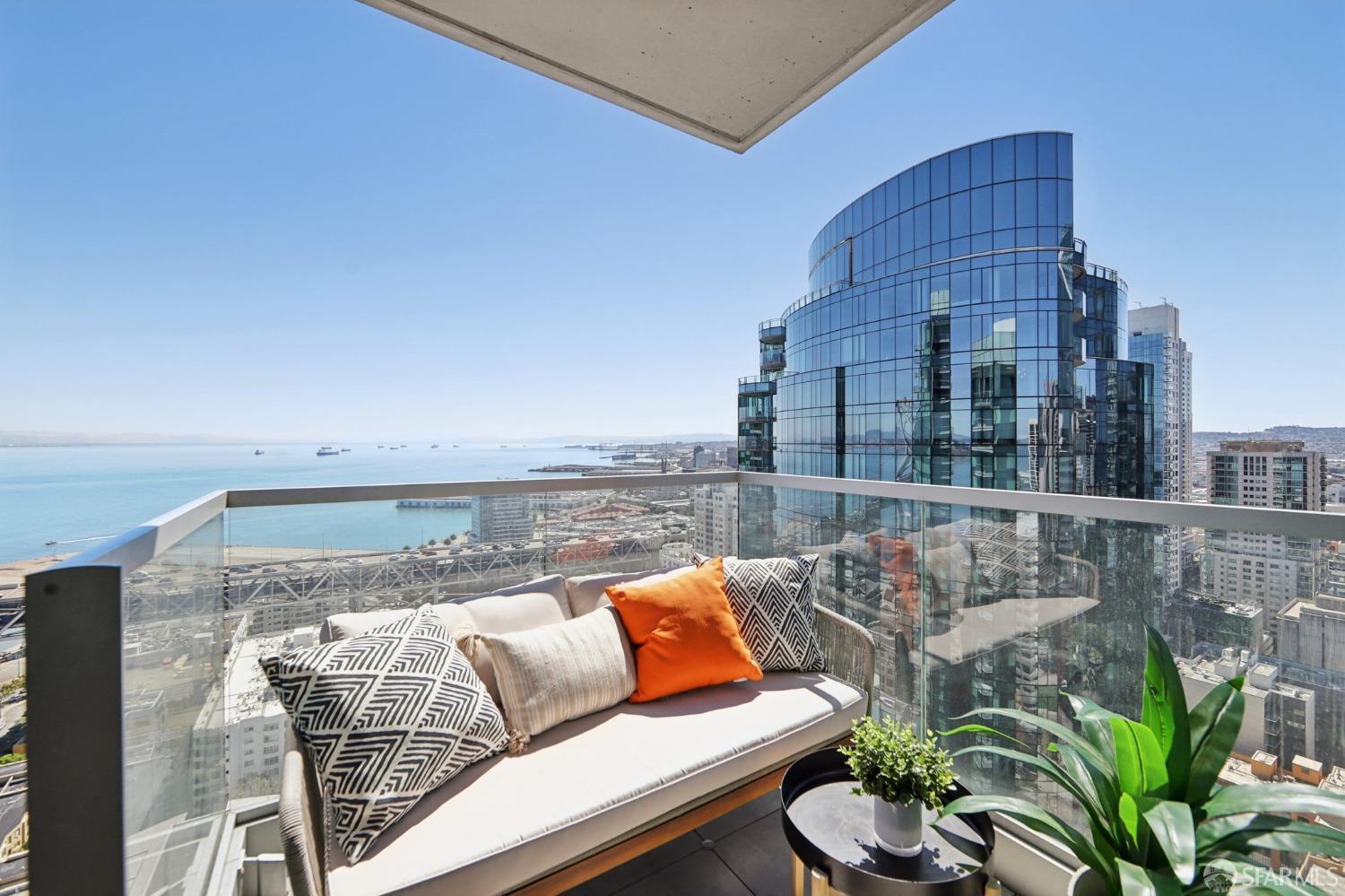 301 Main Street # 35F