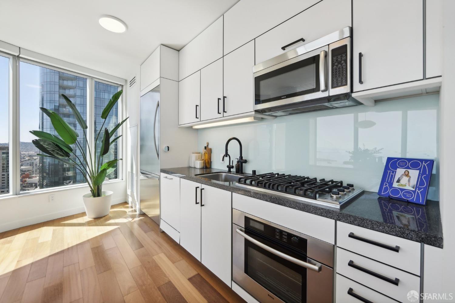 301 Main Street # 35F