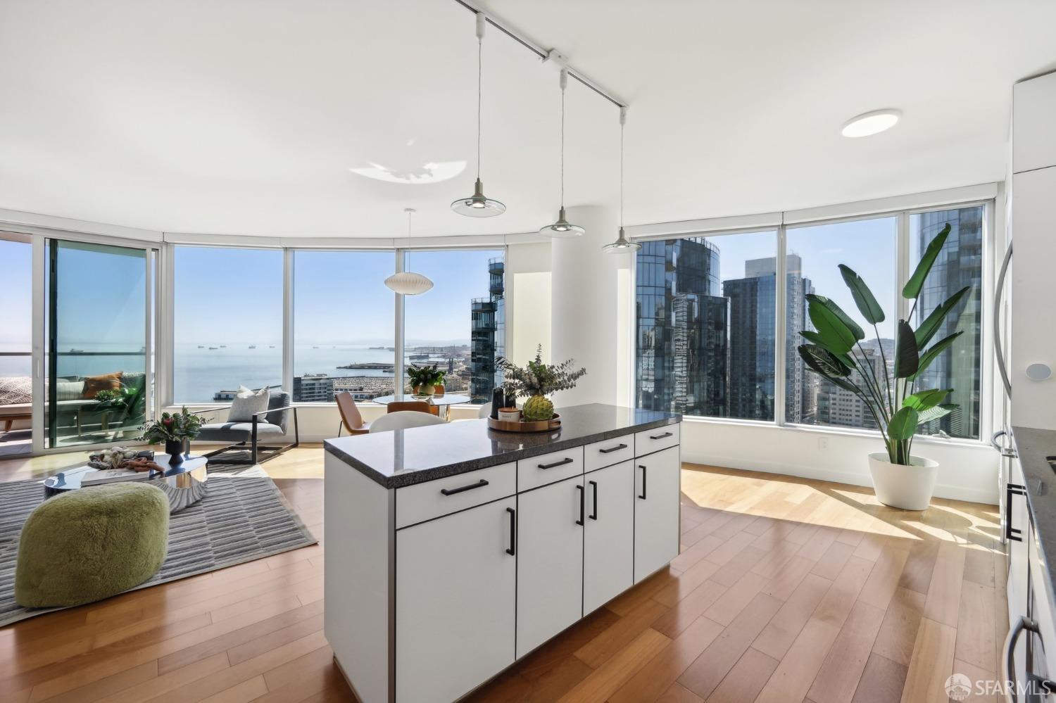 301 Main Street # 35F