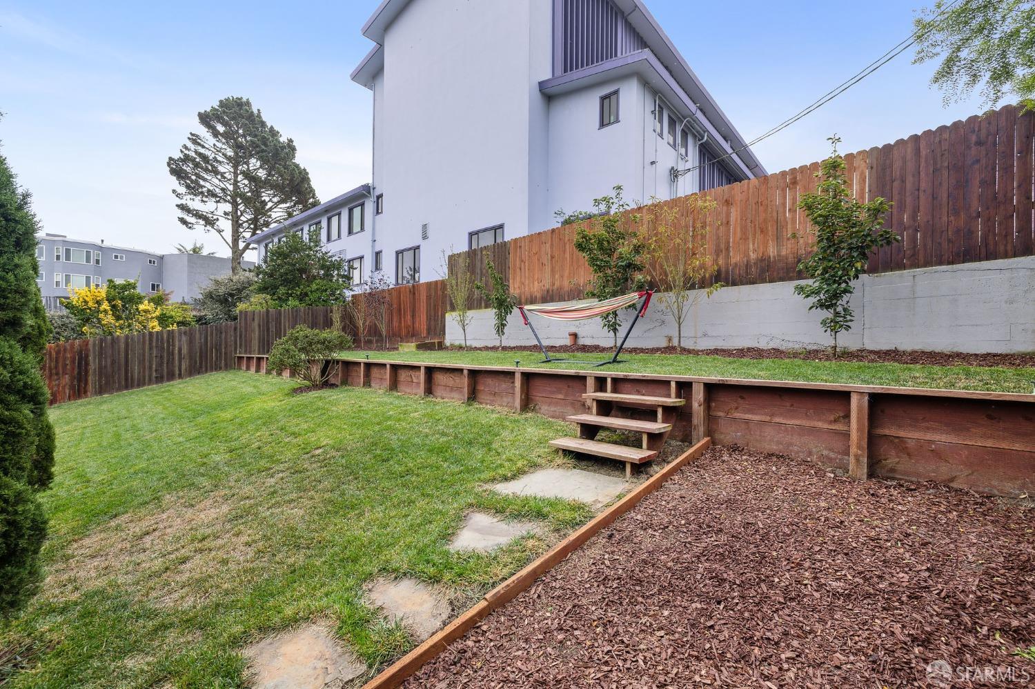 320 Woodside Avenue