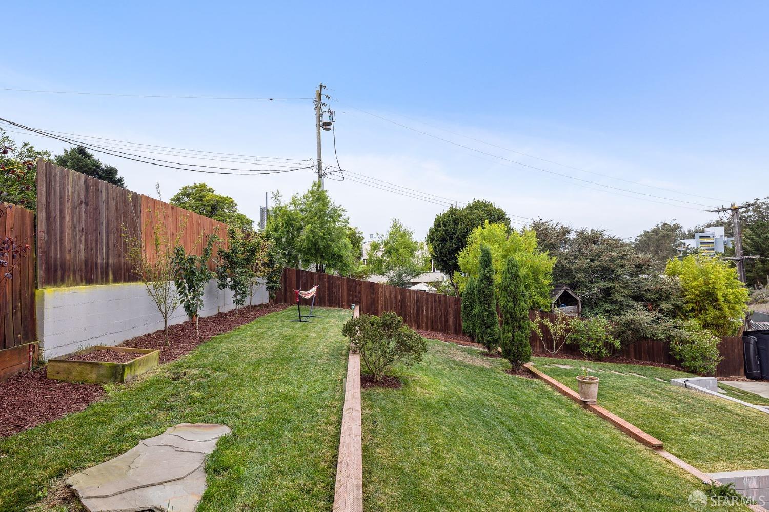 320 Woodside Avenue